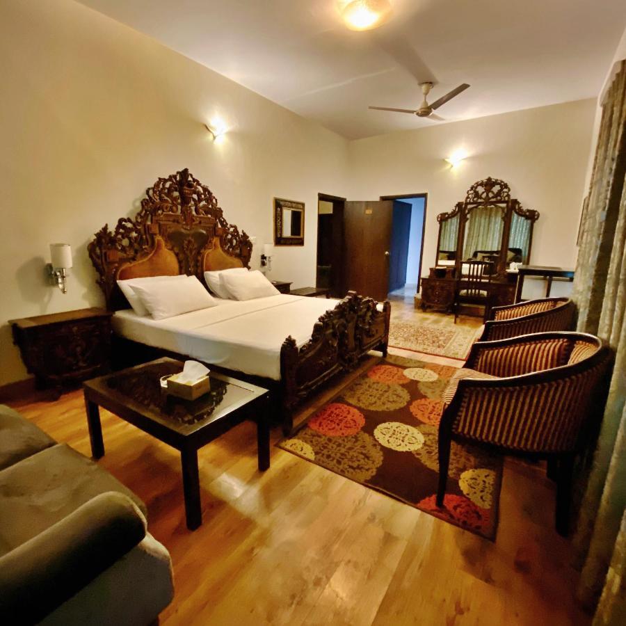 Shelton Hotel Rawalpindi Exterior foto